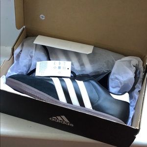 Brand new Adidas Classic Sambas size 9.5 men’s